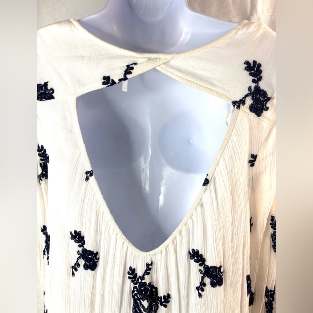 Free People S Boho White Lined Tunic Top with Navy Floral Embroidery - Picture 8 of 12